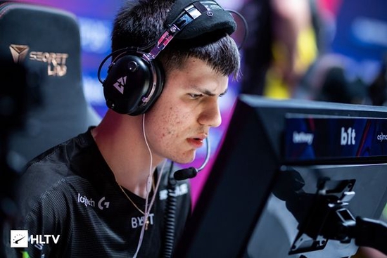 揭秘KPL第七件装备的魅力与影响